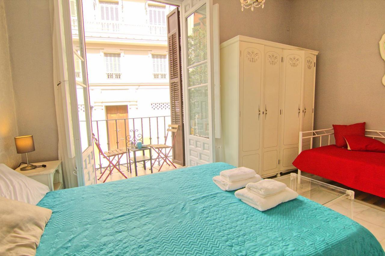 Low Cost Rooms Teatro Málaga Exterior foto
