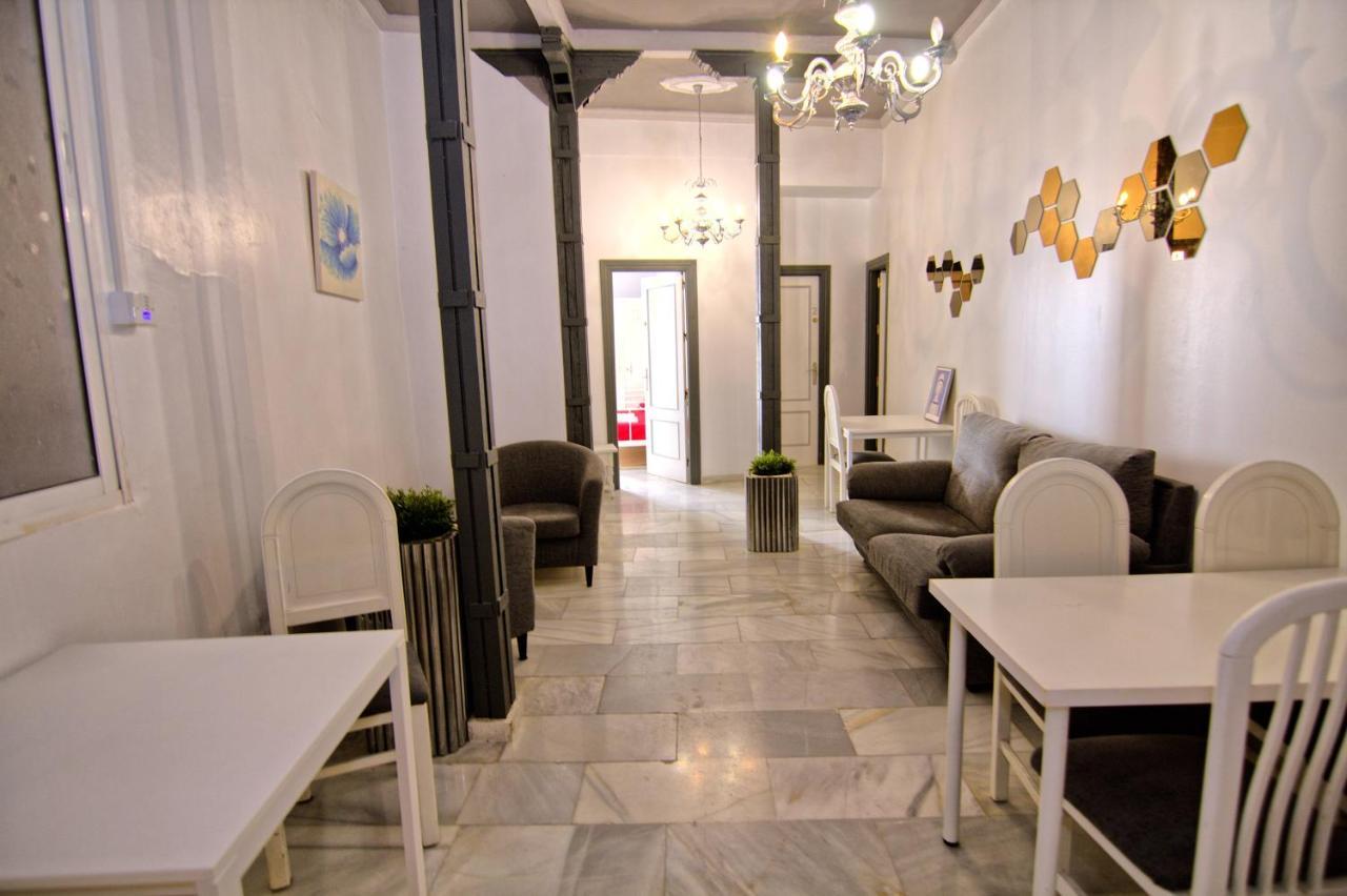 Low Cost Rooms Teatro Málaga Exterior foto